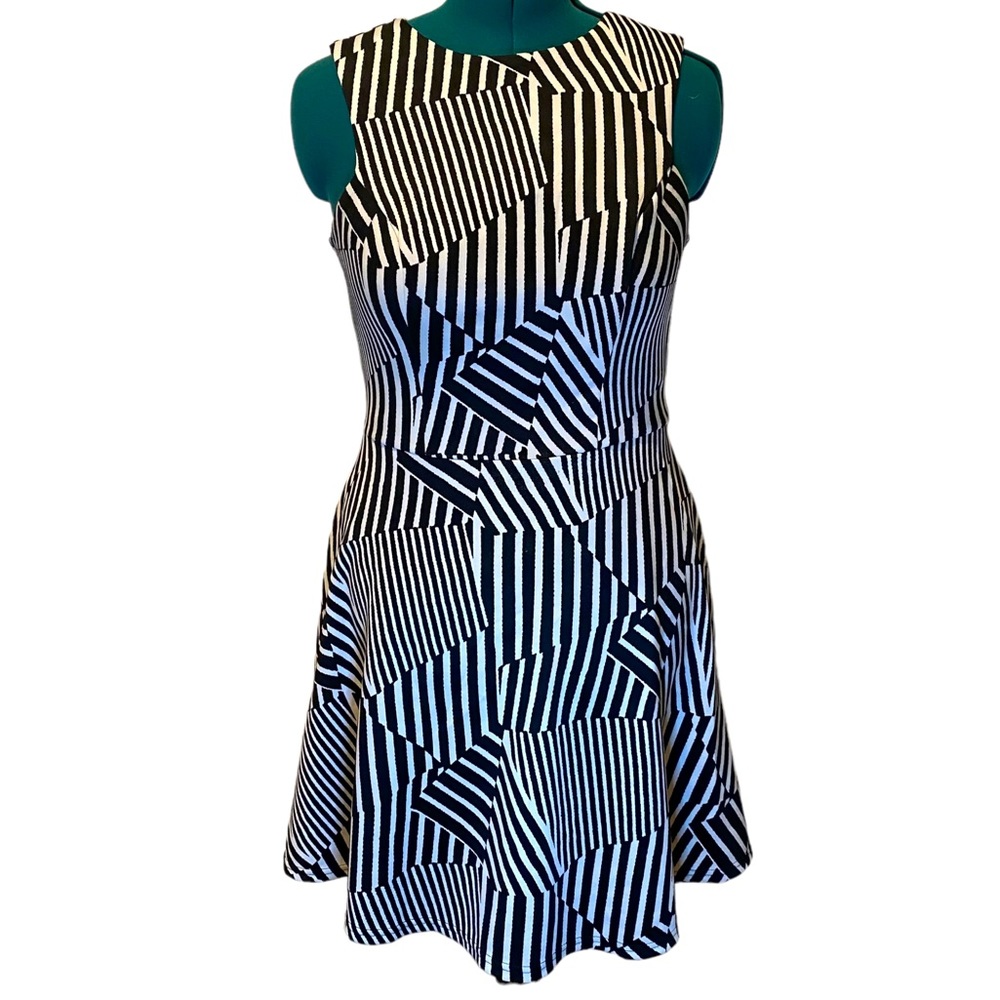 2for$35 Atmosphere Black & White Abstract Stripes A-Line Dress Size UK14/US10